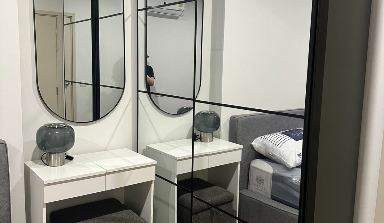 Condo-H Life Rama4-Asoke3