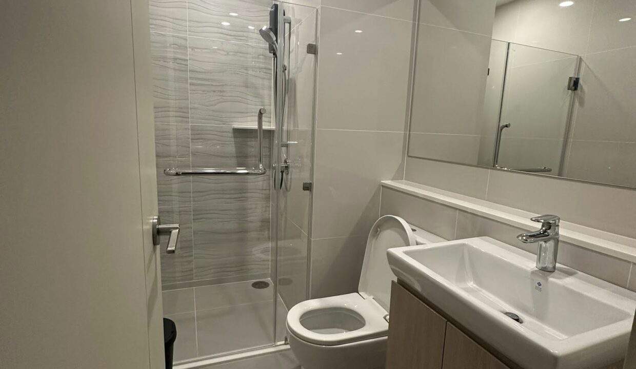 Condo-H Life Rama4-Asoke4