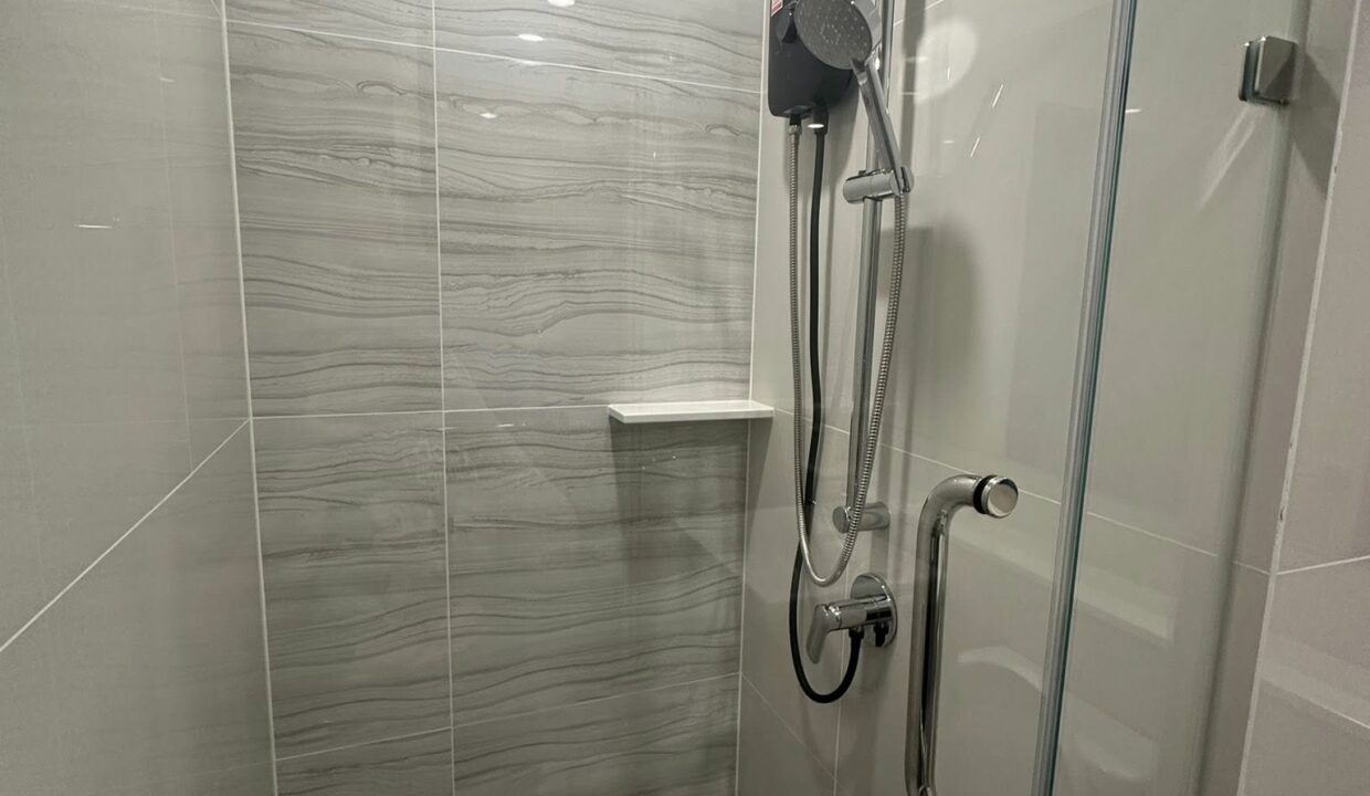 Condo-H Life Rama4-Asoke7