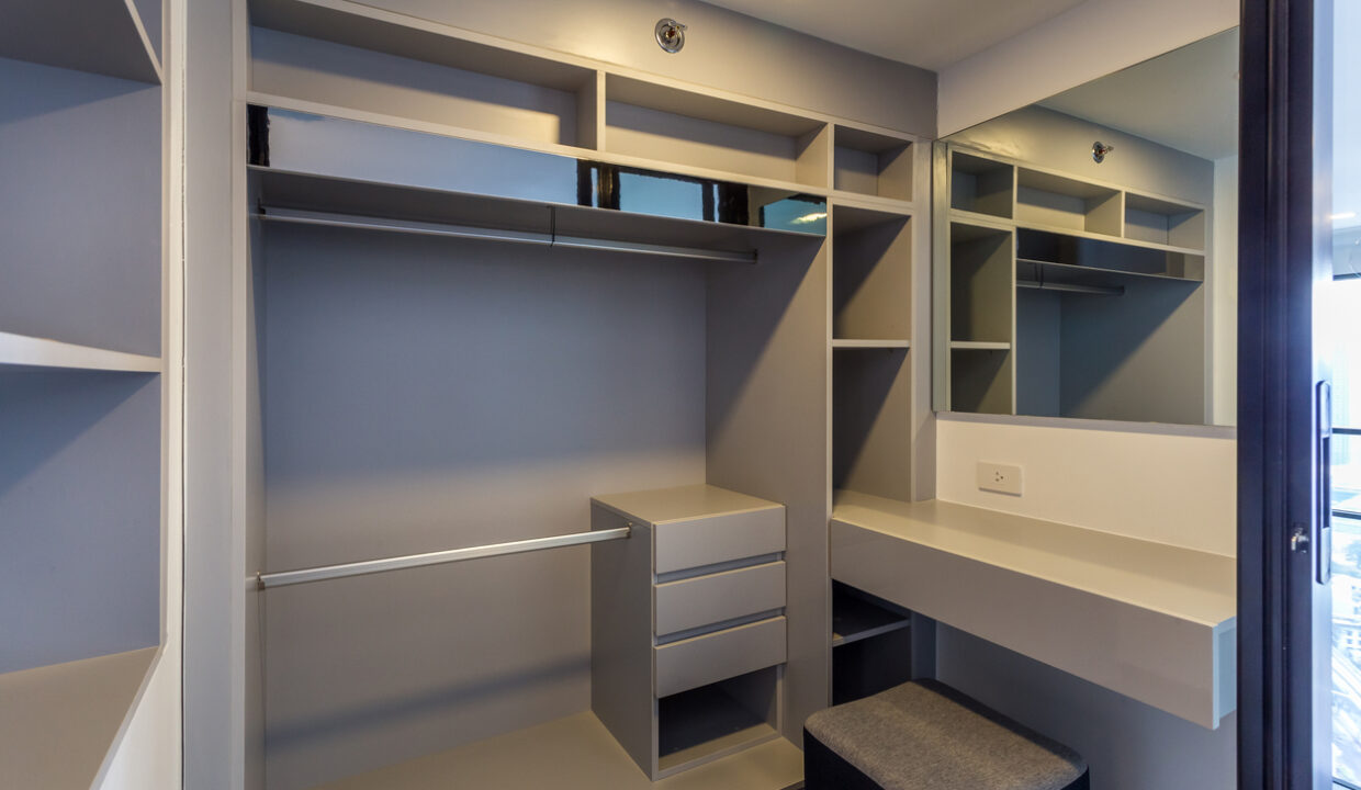 3013 High Rise Condo Ratchayothi (16)