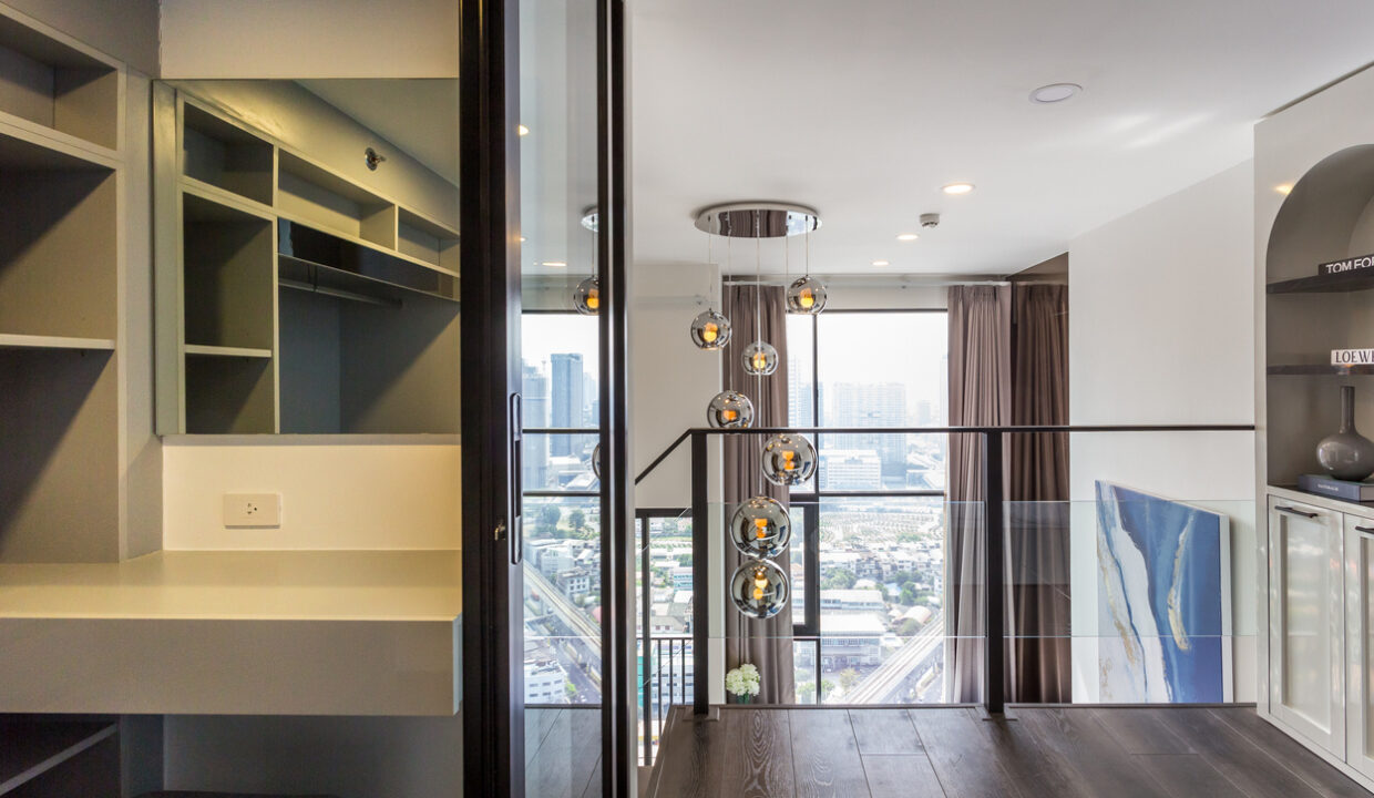 3013 High Rise Condo Ratchayothi (17)