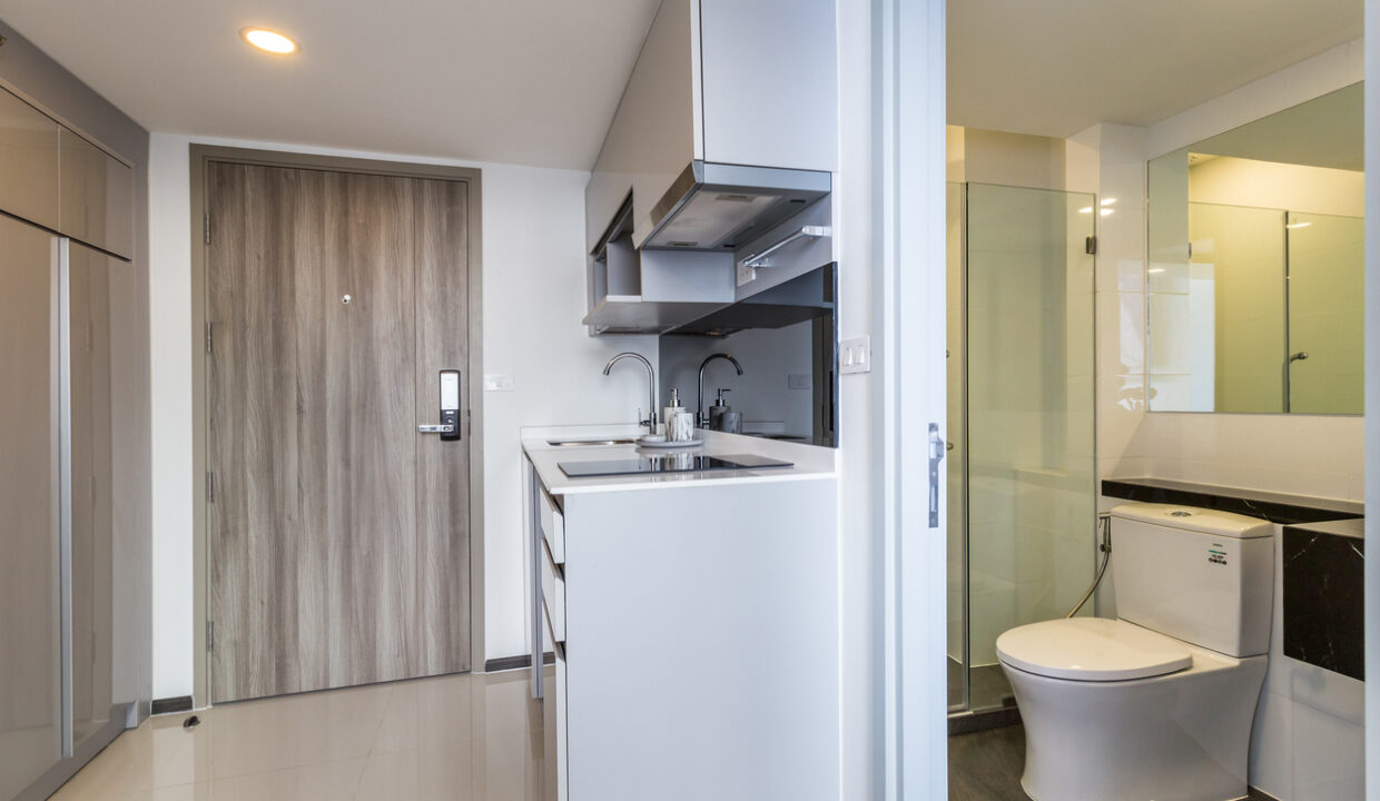 3013 High Rise Condo Ratchayothi (9)