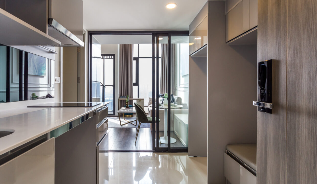 3217 High Rise Condo Ratchayothi (1)