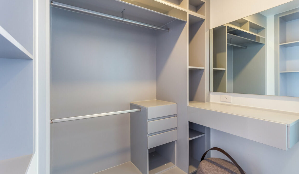 3217 High Rise Condo Ratchayothi (22)