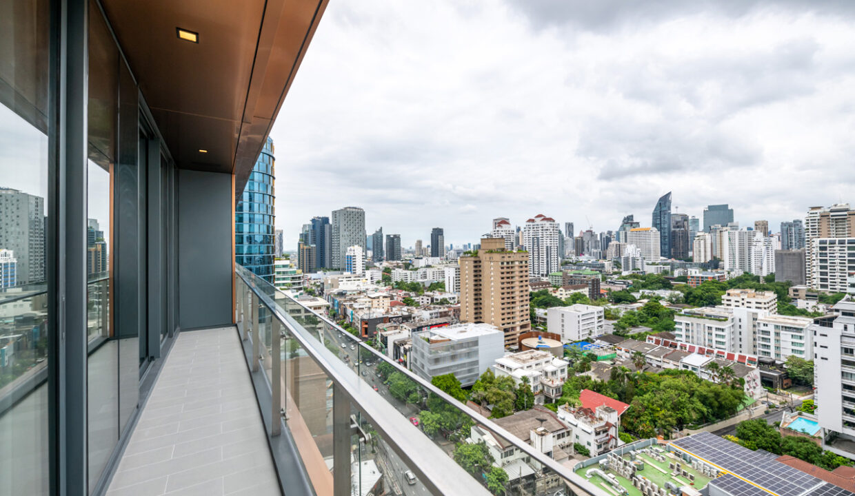 338:45 High Rise Condo Thonglor Khun by Yoo35