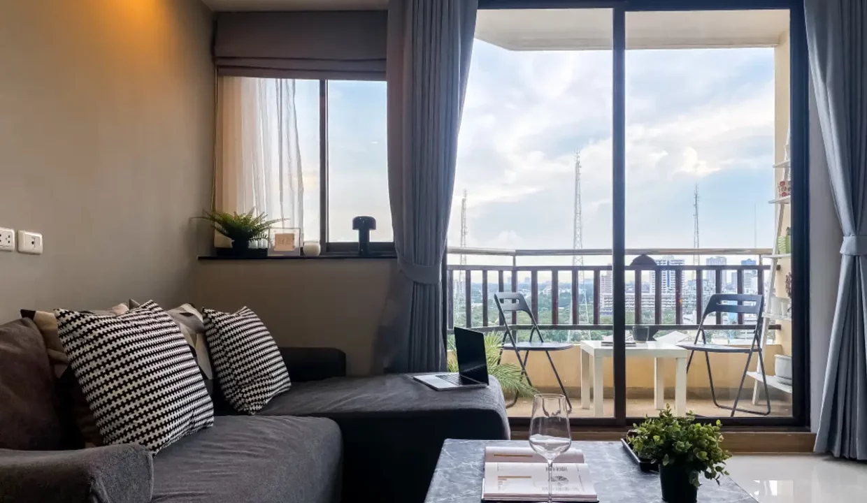 Supalai Oriental Place 1