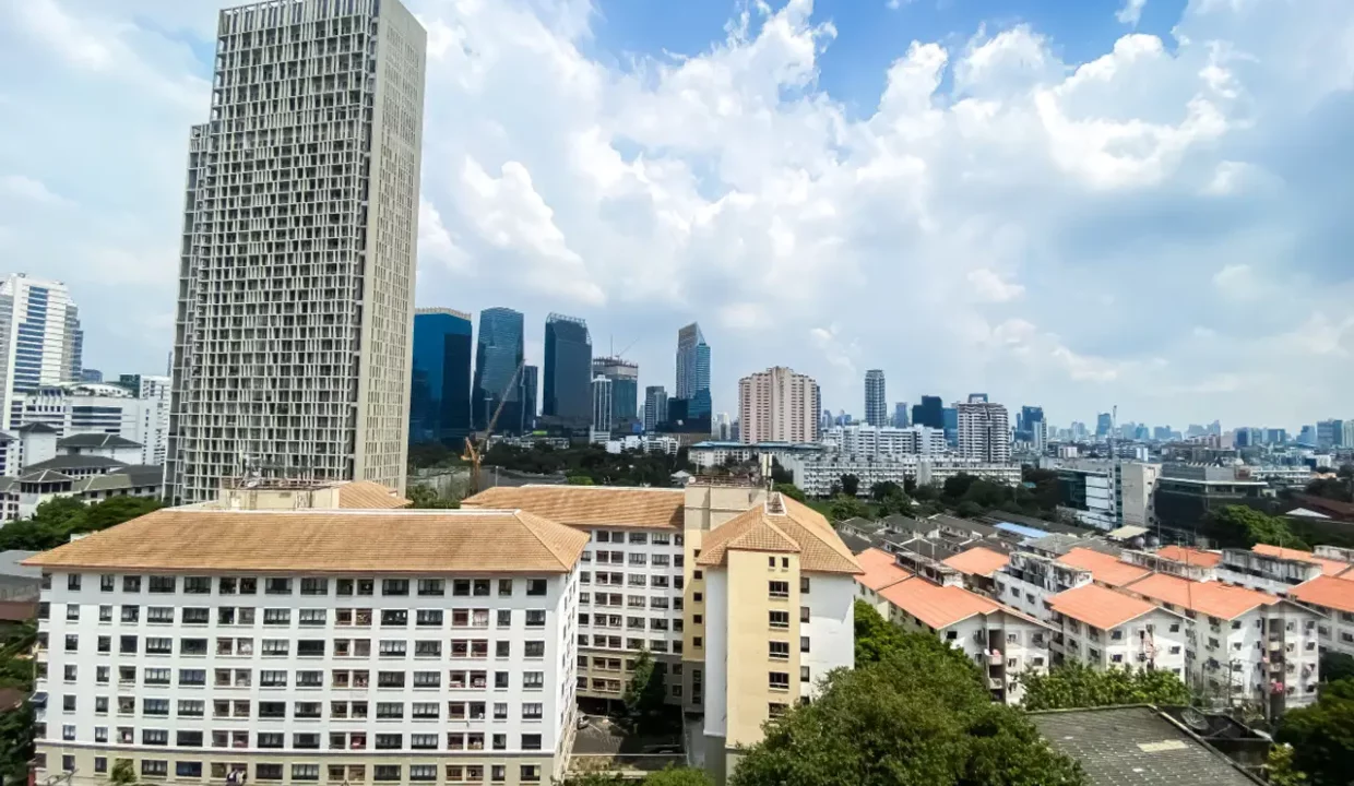Supalai Oriental Place 1