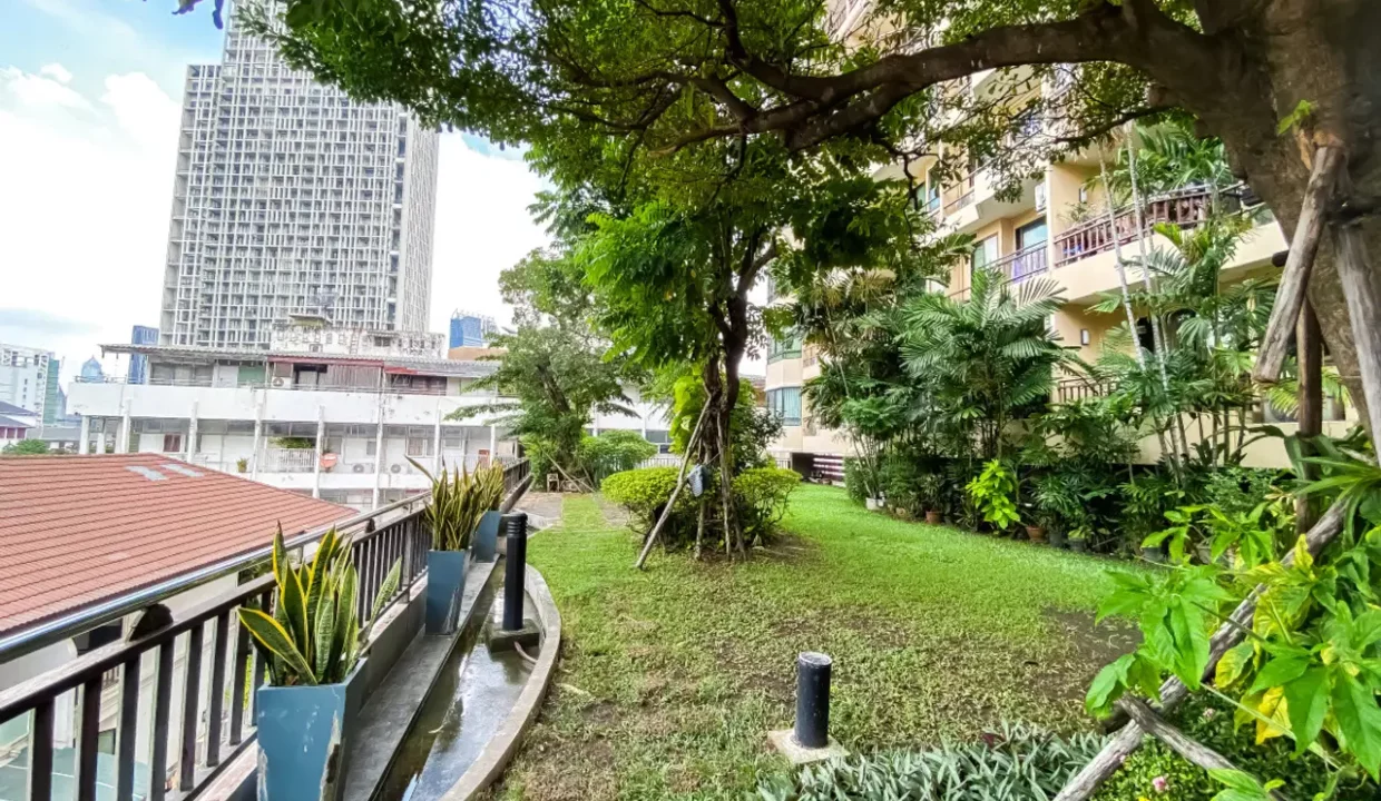 Supalai Oriental Place 1