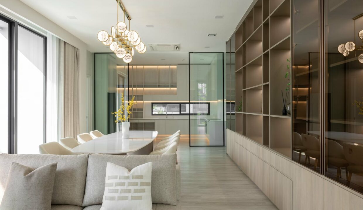 For Rent- Luxury 3-Storey Corner House with Private Lift | VIVE Krungthep Kreetha01586