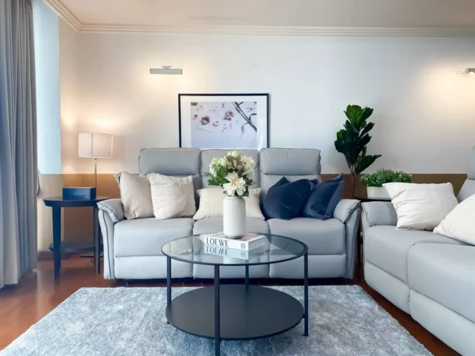 High-Rise Condo at Las Colinas, Asoke