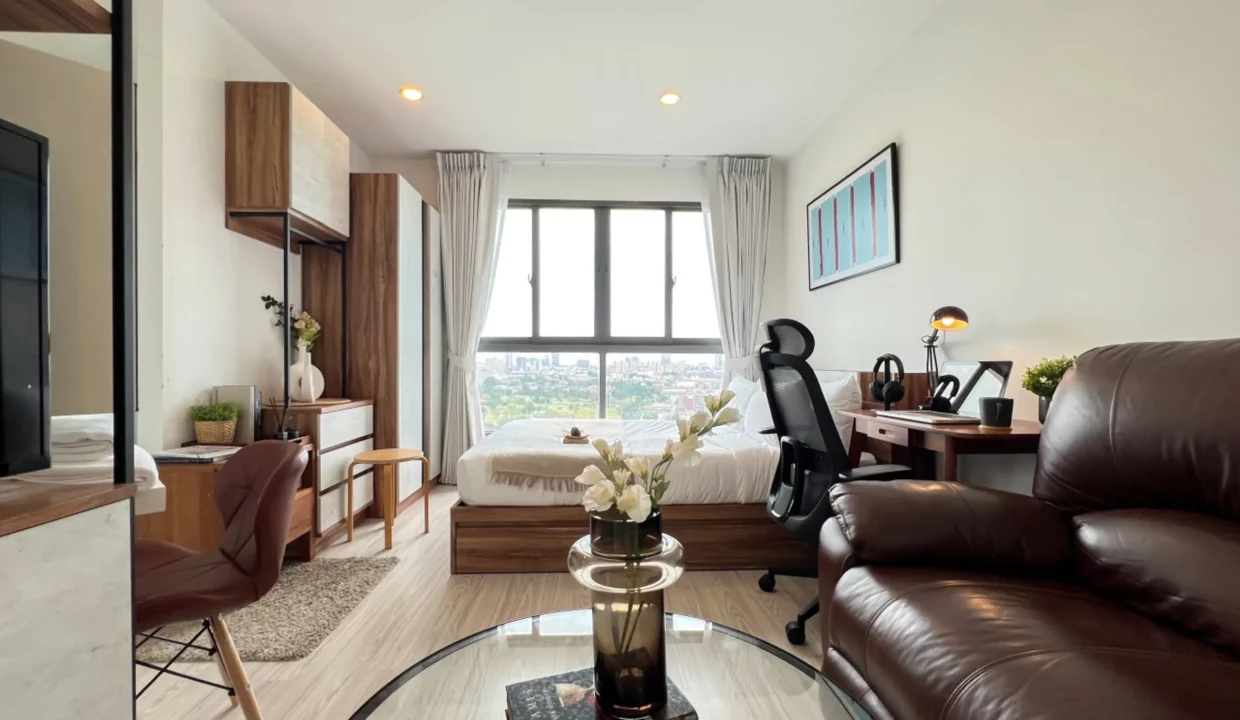 High-Rise Condominium at Aguston Sukhumvit 22 (BTS Phrom Phong)-4
