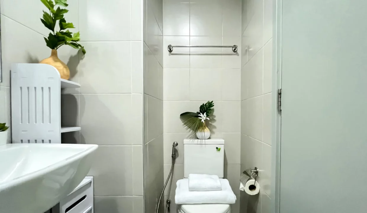 High-Rise Condominium at Aguston Sukhumvit 22 (BTS Phrom Phong)-8