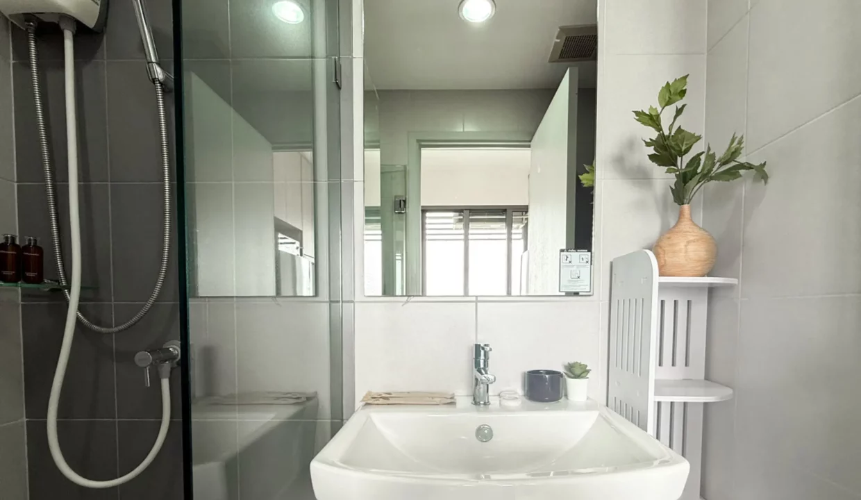 High-Rise Condominium at Aguston Sukhumvit 22 (BTS Phrom Phong)-9