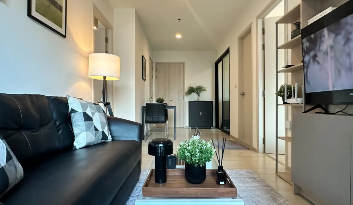 High-Rise Condominium at Life Asoke Phetchaburi 36-2