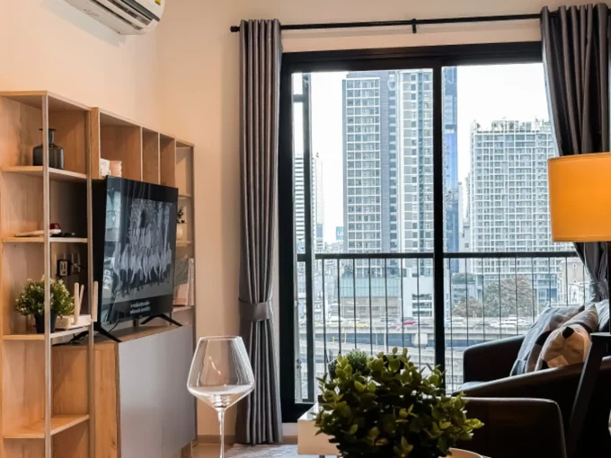 High-Rise Condominium at Life Asoke Phetchaburi 36