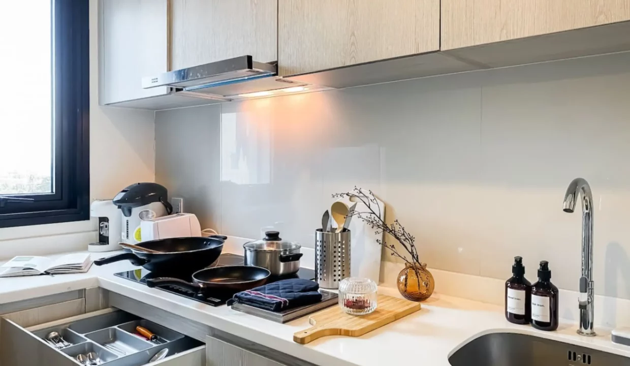 High-Rise Condominium at Life Asoke Phetchaburi 36-6