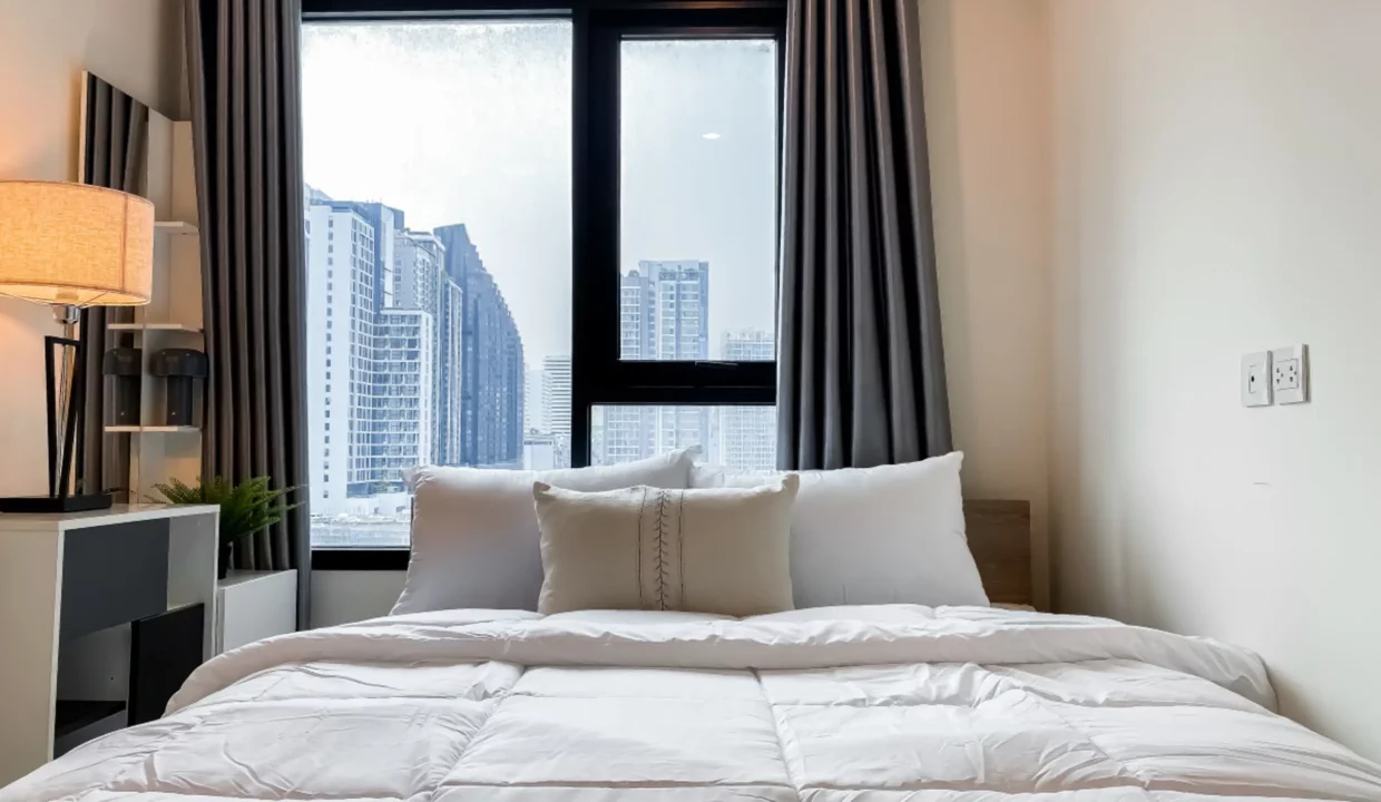 High-Rise Condominium at Life Asoke Phetchaburi 36-9