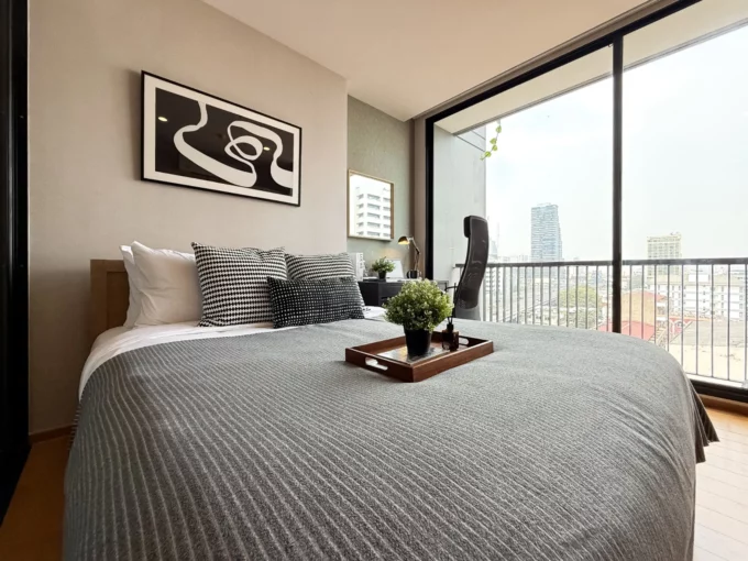 High-Rise Condominium at Noble Revo Silom – Sathorn (Near BTS Surasak)