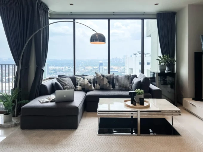 High-Rise Condominium at The Emporio Place, Sukhumvit 24