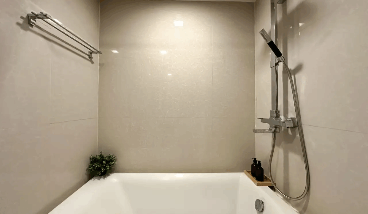 Low Rise Condo LIV@49 Sukhumvit (10)