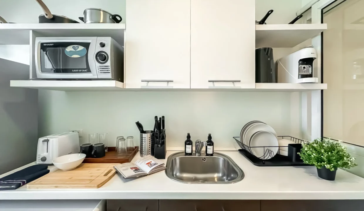 Modern High-Rise Living at The Room Sukhumvit 79 (BTS On Nut)10