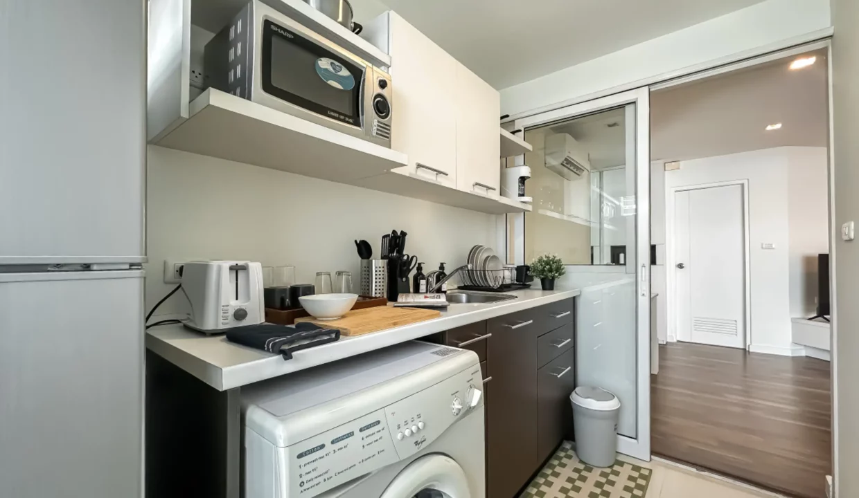 Modern High-Rise Living at The Room Sukhumvit 79 (BTS On Nut)2